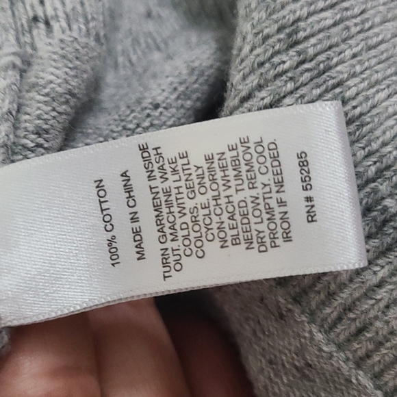 Express Gray V Neck Knit Sweater Medium - Picture 4 of 4